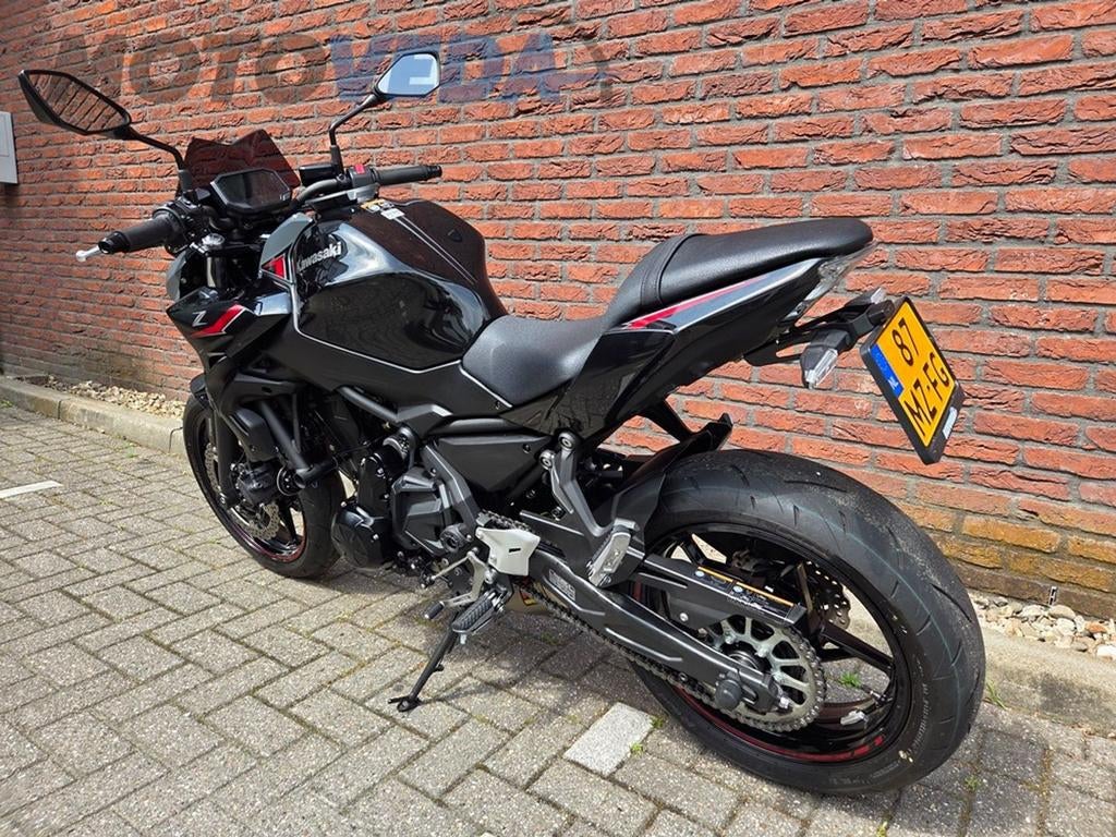 KAWASAKI Z650 (bj 2025), Motoren, Motoren | Kawasaki, 2 cilinders, 649 cc, Bedrijf, Onbekend