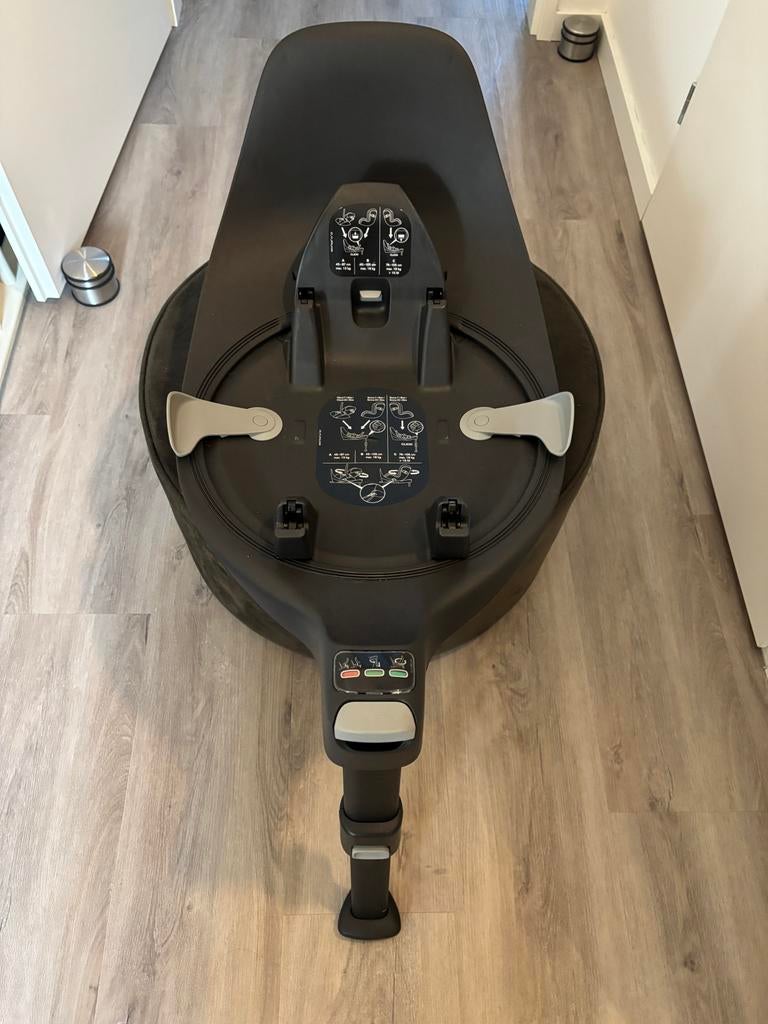 2x Cybex Base T -Black Isofix Autostoelbasis met 360 Rotatie, Kinderen en Baby's, Autostoeltjes, Zo goed als nieuw, Isofix, 0 t/m 13 kg