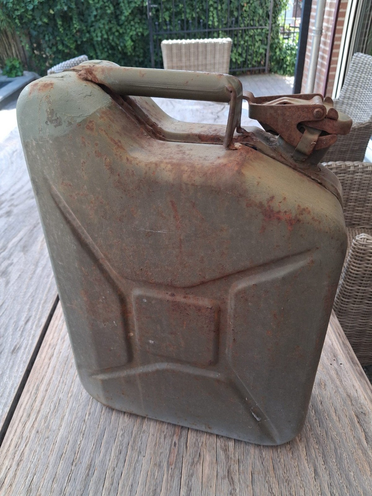 Vintage metal jerrycan 10L - Olijfgroen, Ophalen of Verzenden