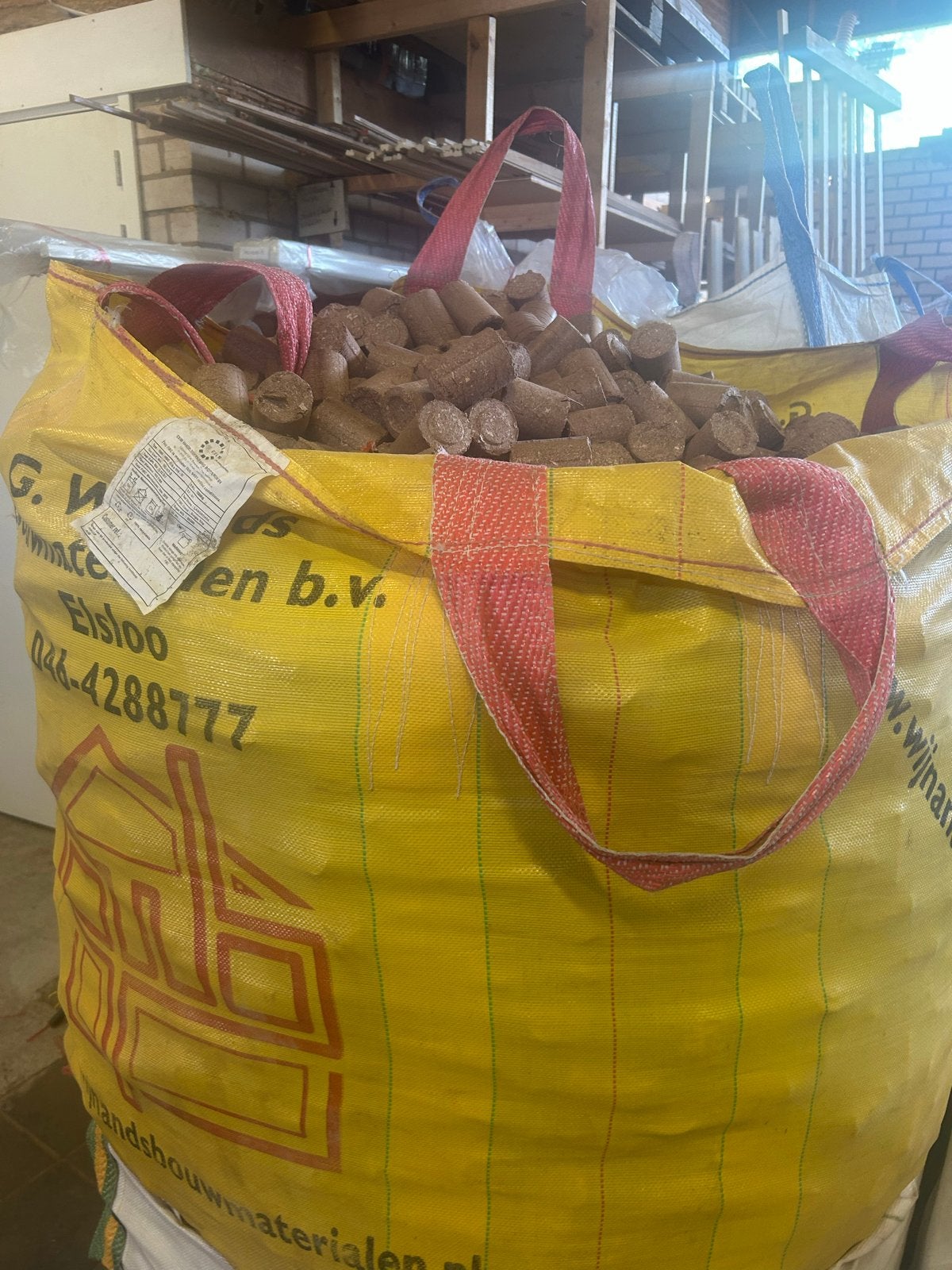 Houten briketten voor een efficiënte en schone verbranding, Tuin en Terras, Haardhout, 3 tot 6 m³, Ophalen, Overige houtsoorten