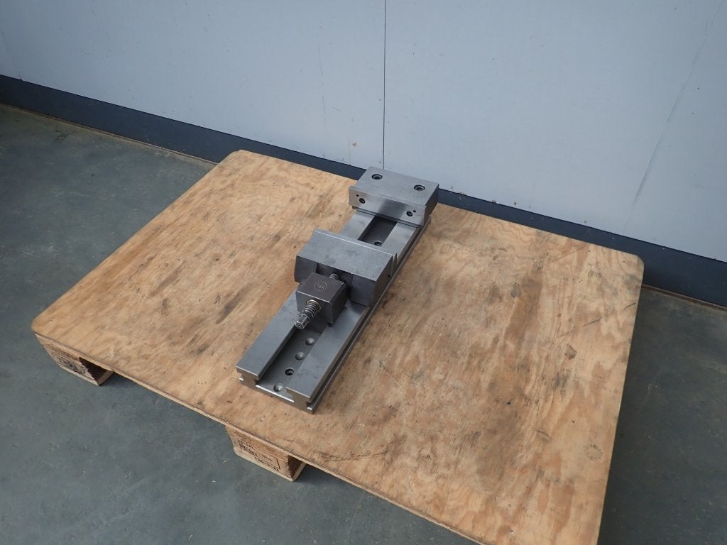 Zware T.E.K. Machineklem 200 x 355mm , Machine vise TEK, Niet ingevuld, Niet ingevuld, Ophalen of Verzenden, Zo goed als nieuw
