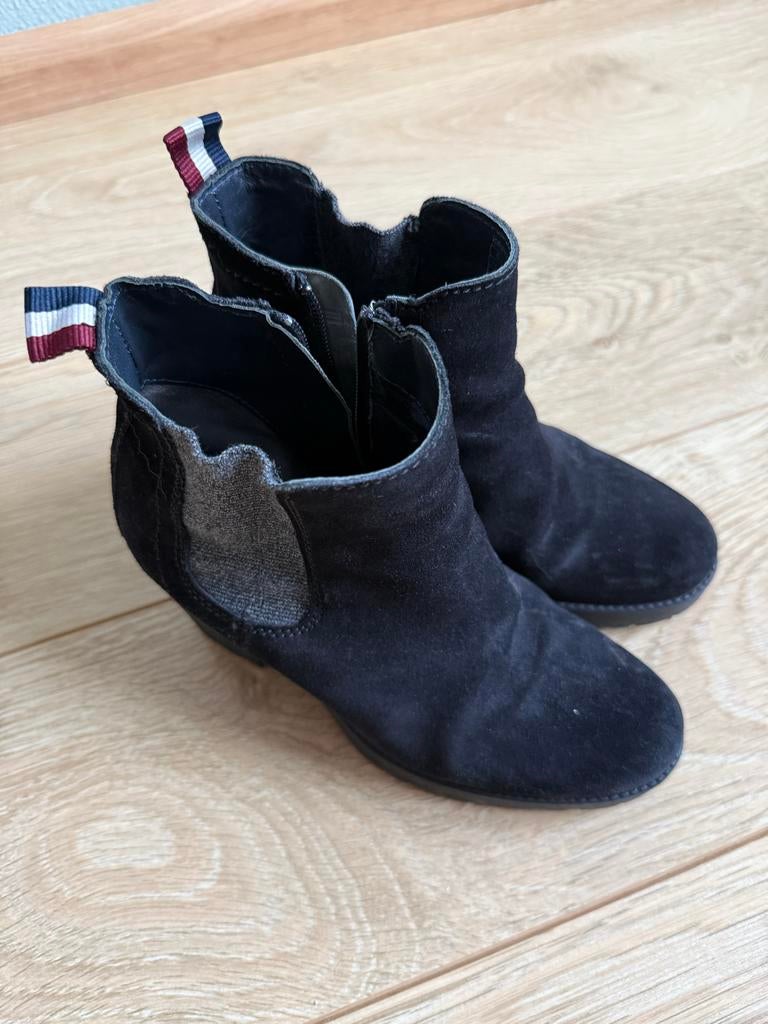 Tommy Hilfiger zwarte suède enkellaarsjes 37, Kleding | Dames, Ophalen of Verzenden, Zo goed als nieuw, Zwart, Lage of Enkellaarzen