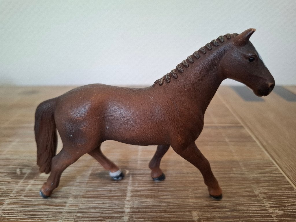 Schleich 13729 Hannoveraan merrie paard, Ophalen of Verzenden, Zo goed als nieuw