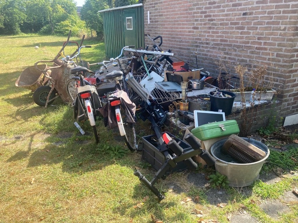 Oudijzer en Metalen, Ophalen
