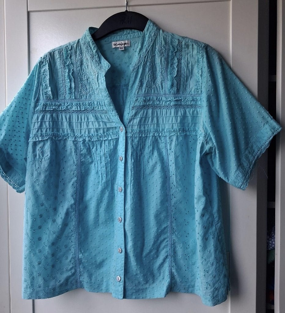 Turquoise blouse met leuke details maat L, Blauw, Maat 42/44 (L), Ophalen of Verzenden, Zo goed als nieuw