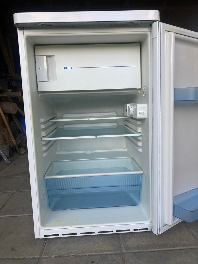 Bosch koelkast met vriesgedeelte - Compact en efficiënt, Gebruikt, 100 tot 150 liter, 45 tot 60 cm, Met vriesvak