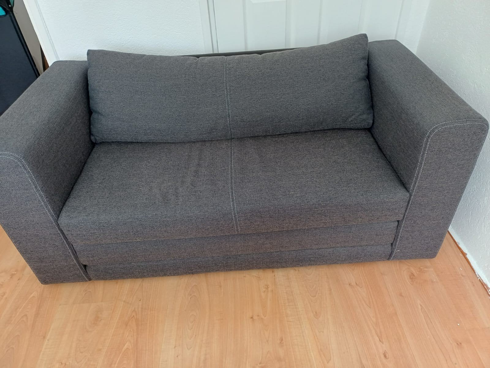 Compacte zit / slaapbank - Ideaal voor kleine ruimtes, Huis en Inrichting, Slaapkamer | Slaapbanken, Ophalen, Tweepersoons, 140 cm