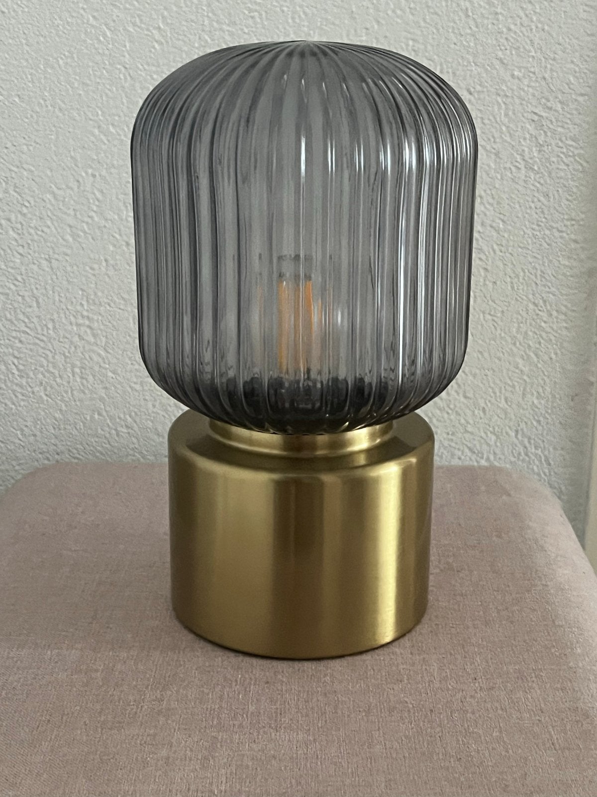 IKEA Tafellamp met geribbeld glas en gouden voet, Ophalen, Met schakelaar, Goud, E14 (klein)