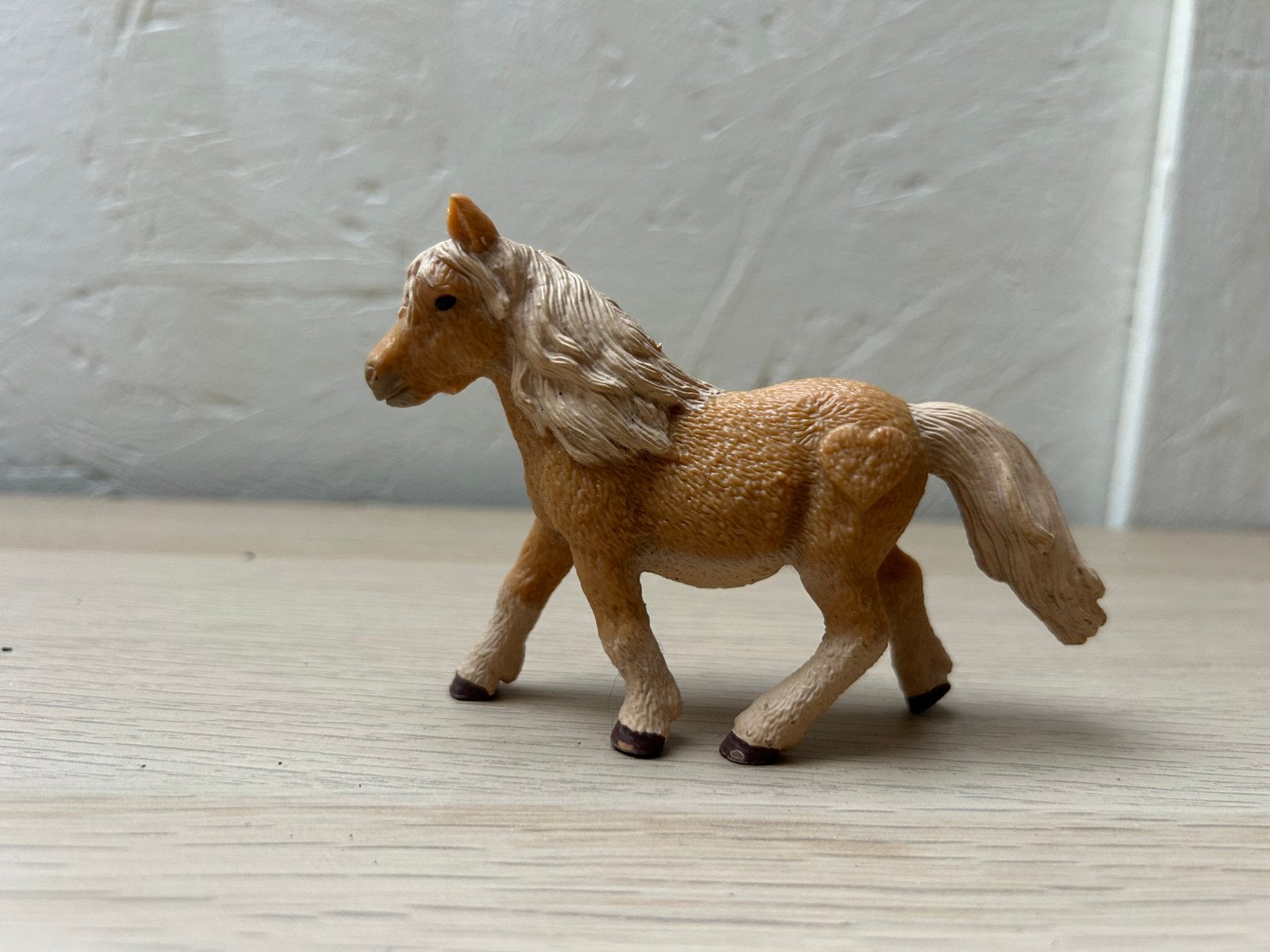 Schleich shetlander merrie mcdonals exclusive, Verzamelen, Ophalen of Verzenden, Zo goed als nieuw, Paard, Beeldje of Figuurtje