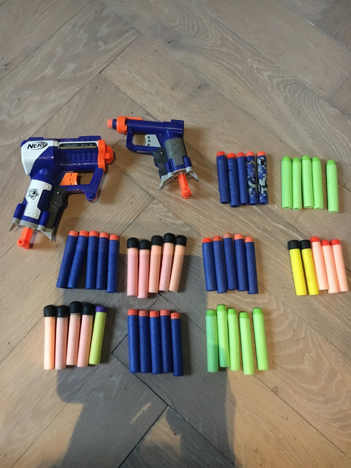 Nerf  2 pistooltjes + veel pijltjes, Ophalen of Verzenden, Gebruikt