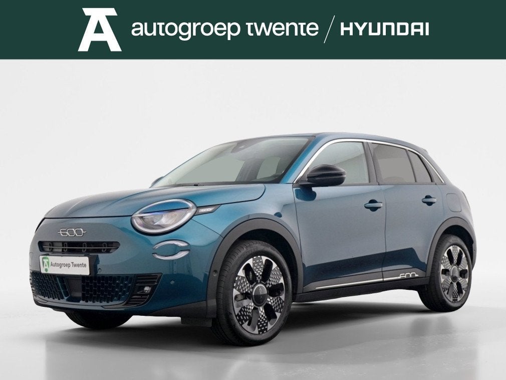 Fiat 600E La Prima 54 kWh | Navigatie | Stoelverwarming | Cr, Auto's, Fiat, Automaat, 0 cilinders, Gebruikt, 157 pk