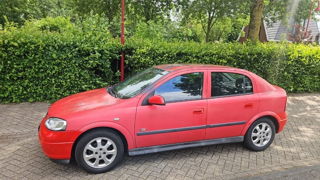 Opel Astra G CC 1.6 Automaat | Rood |APK aug.2026 | Klusauto, Stof, 4 cilinders, 100 pk, 49 €/maand