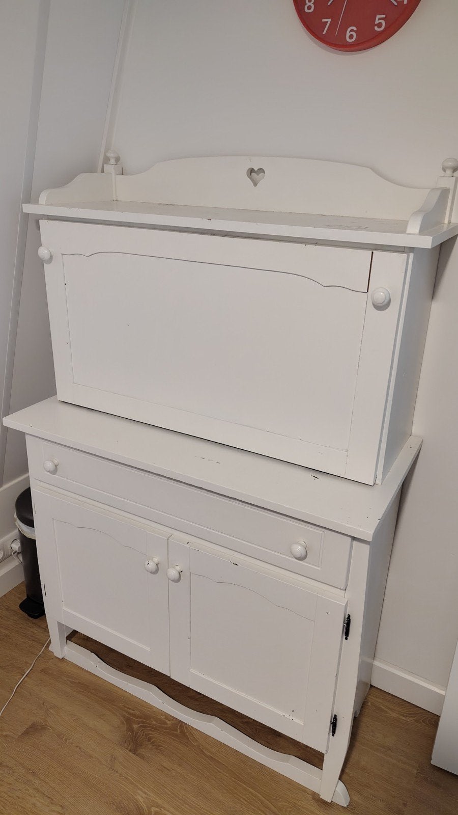 Witte Commode, Ophalen