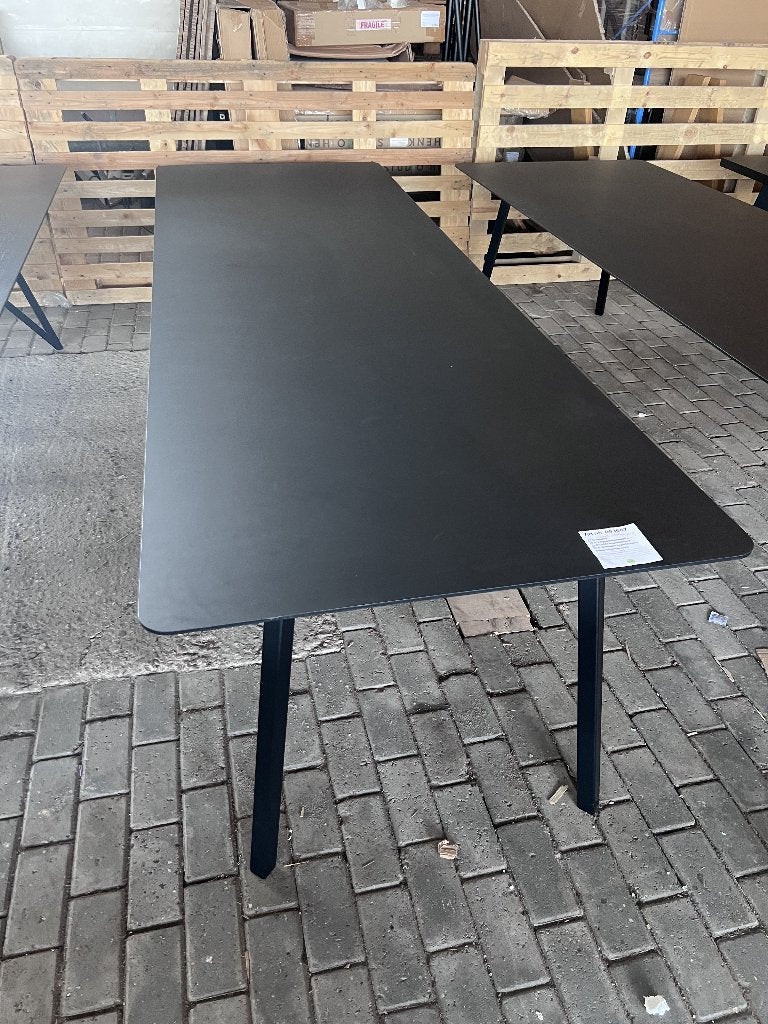 Studio Henk Eettafel 300 x 100 Zwart HPL | Van €3249, nu, Huis en Inrichting, Studio Henk, Studio Henk, Studio Henk, Rechthoekig