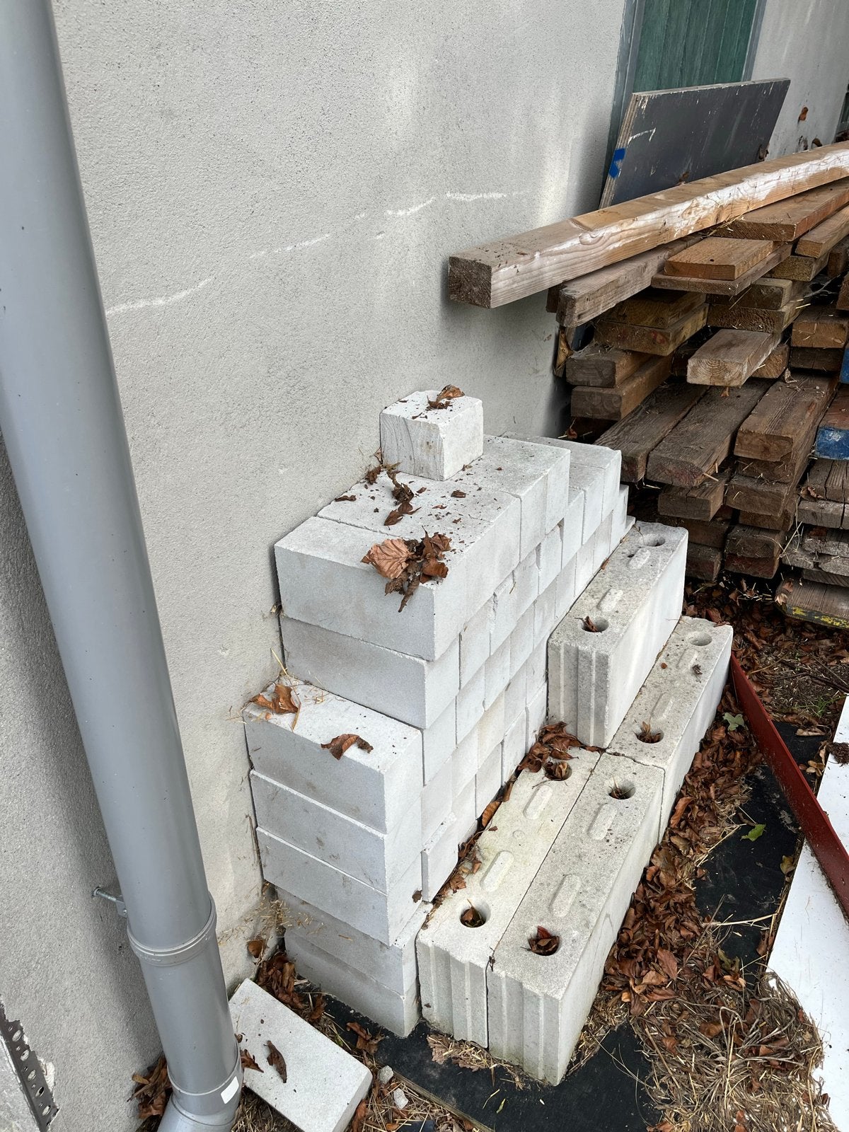 Diverse kalkzandstenen en betonblokken, Doe-het-zelf en Verbouw, Ophalen of Verzenden, Gebruikt, Kalkzandstenen