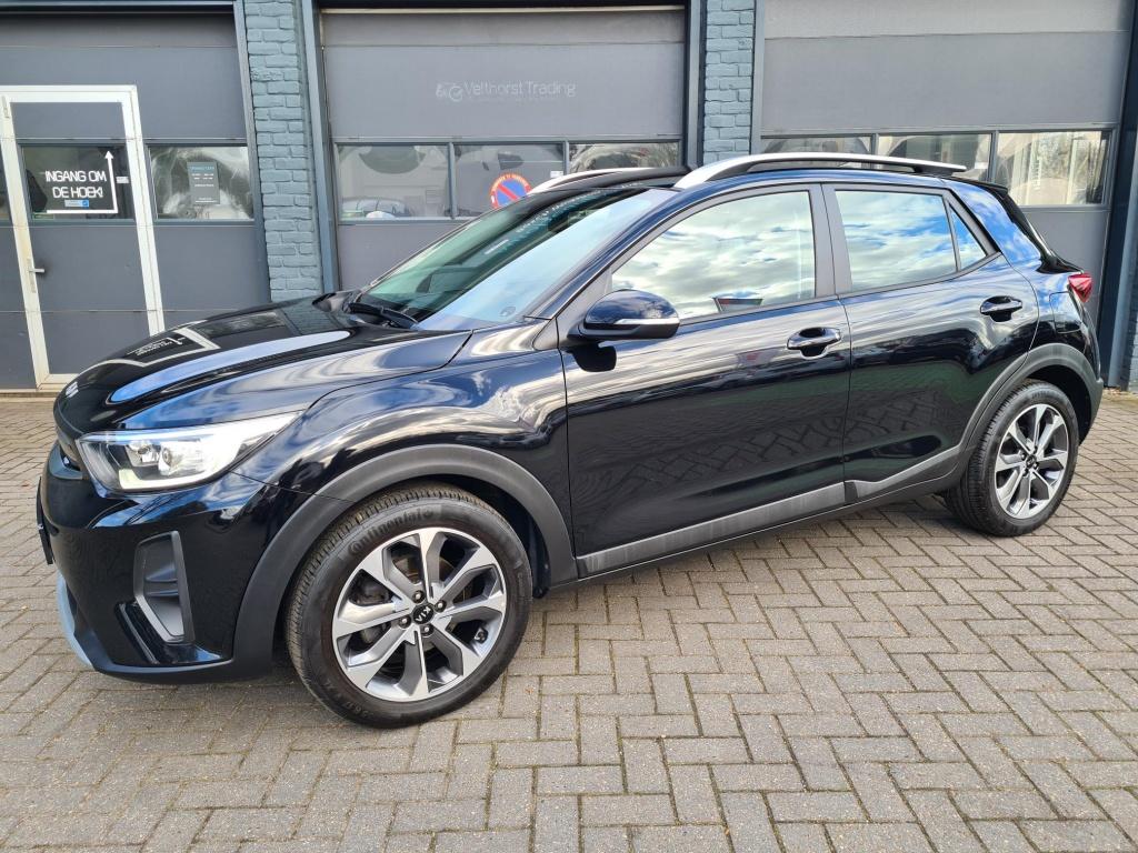 Kia Stonic 1.0 T-GDi MHEV Dynamic Line Carplay Camera, Voorwielaandrijving, Euro 6, 1095 kg, Zwart