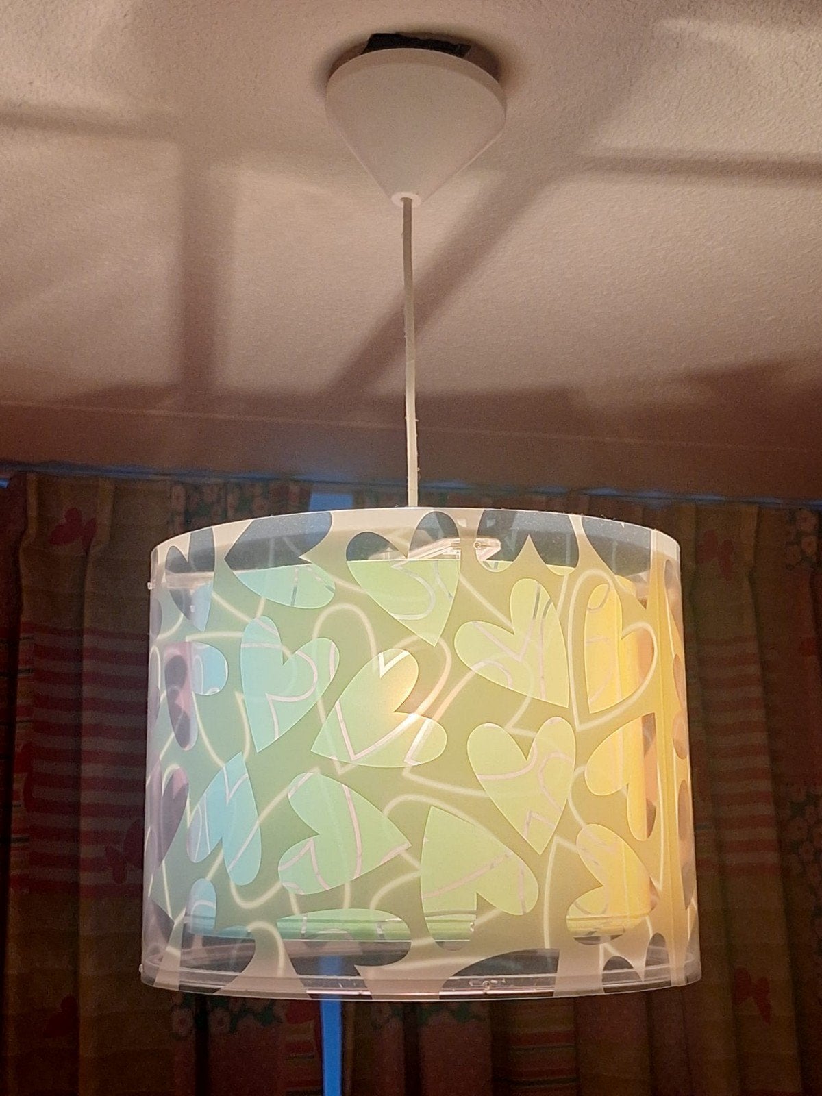 Leuke meisjeslamp met hartjes, Kunststof, Gebruikt, Ophalen of Verzenden, Kinderlijk, Speels