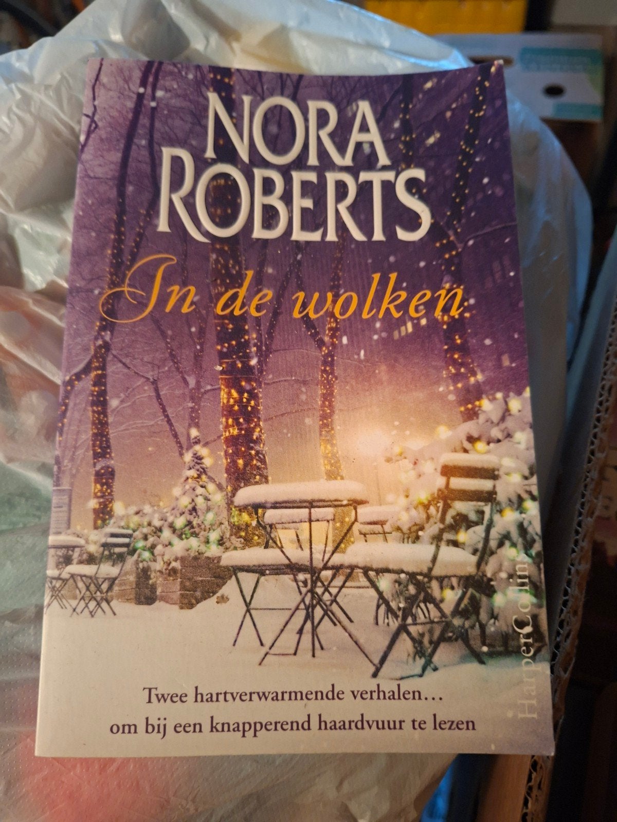 Nora Roberts - In de wolken, Ophalen of Verzenden, Zo goed als nieuw, Nora Roberts