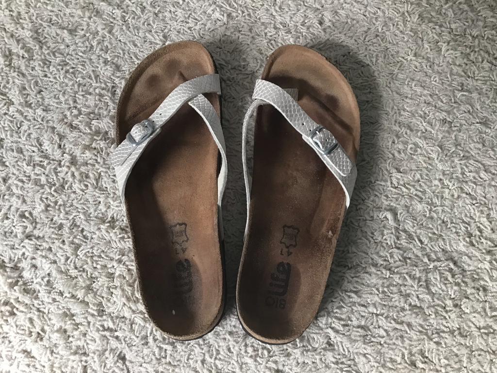 Dames slippers maat 41, Kleding | Dames, Schoenen, Ophalen of Verzenden, Gedragen, Wit, Slippers