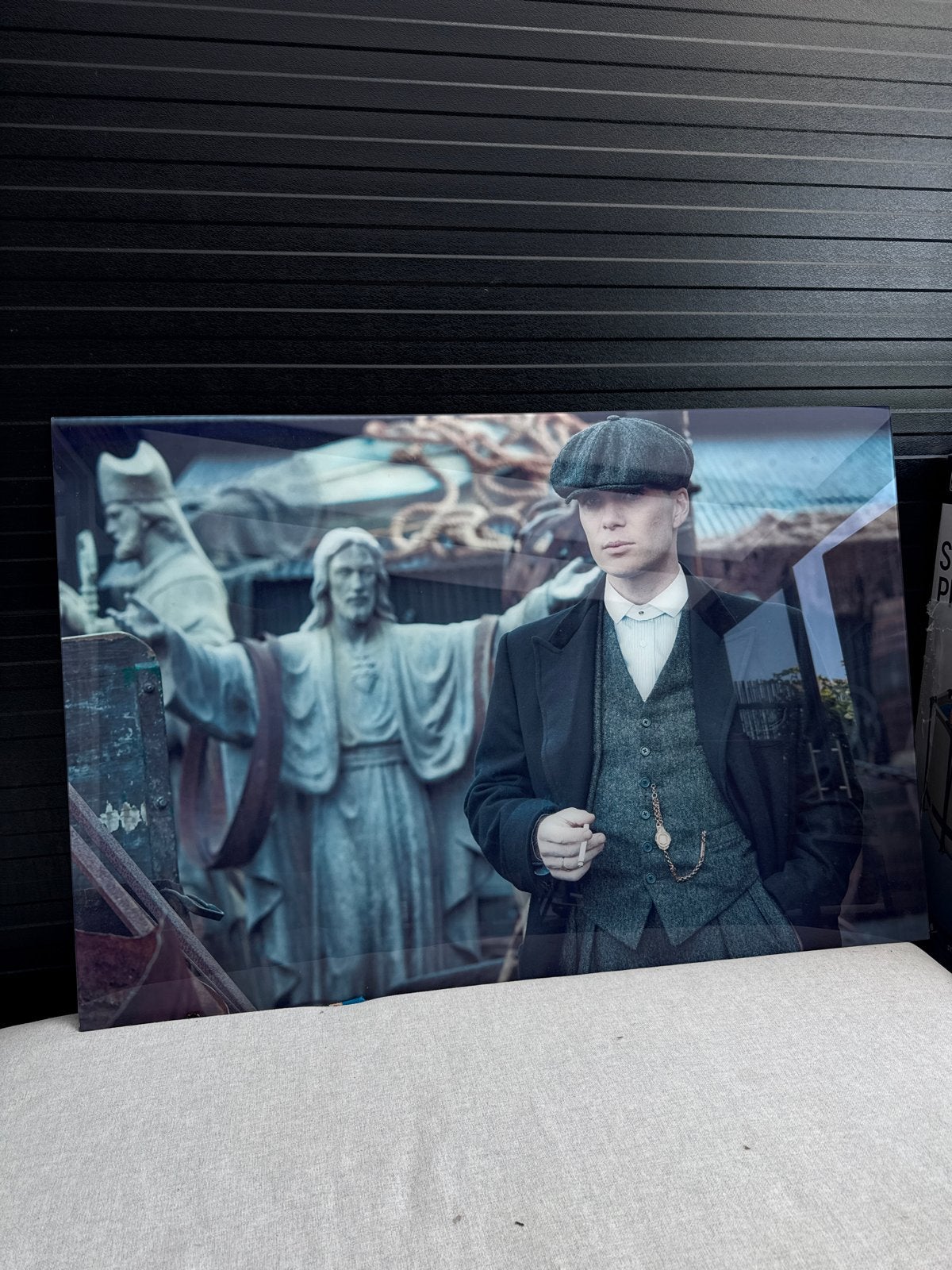 Peaky Blinders Glasplaat - Tommy Shelby 120x80 cm, Huis en Inrichting, Ophalen, 50 – 75, Overige typen, Nieuw