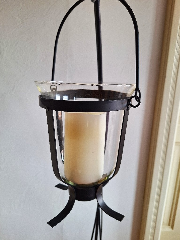 Windlicht gemaakt van stevig metaal met glas erin, Ophalen, Windlicht, Zwart, Zo goed als nieuw
