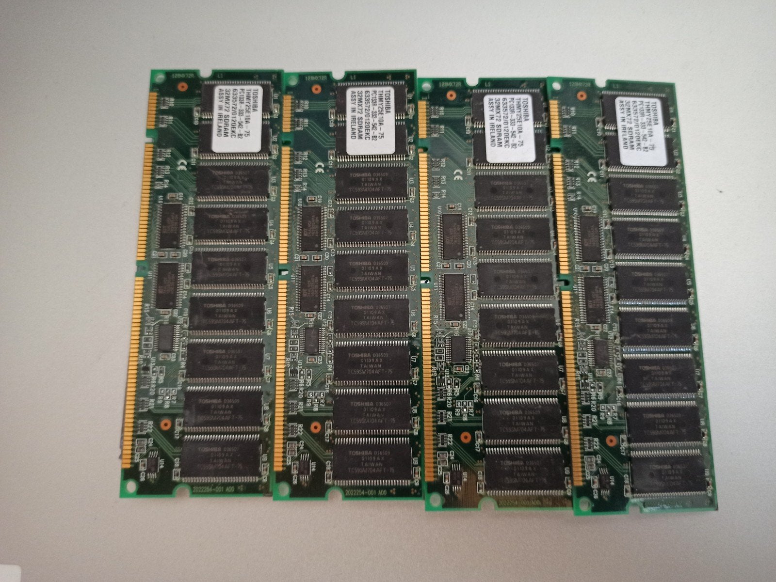 4x256MB PC133 SDRAM ECC Toshiba Geheugenmodules (1GB), Overige soorten, Server, Ophalen of Verzenden, Gebruikt