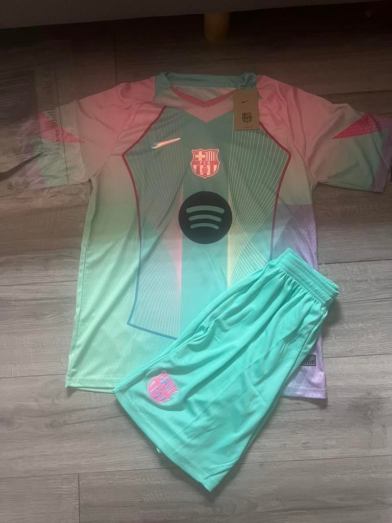 FC Barcelona Special Edition Thuisshirt en Broekje, Maat M, Ophalen of Verzenden, Nieuw, Set