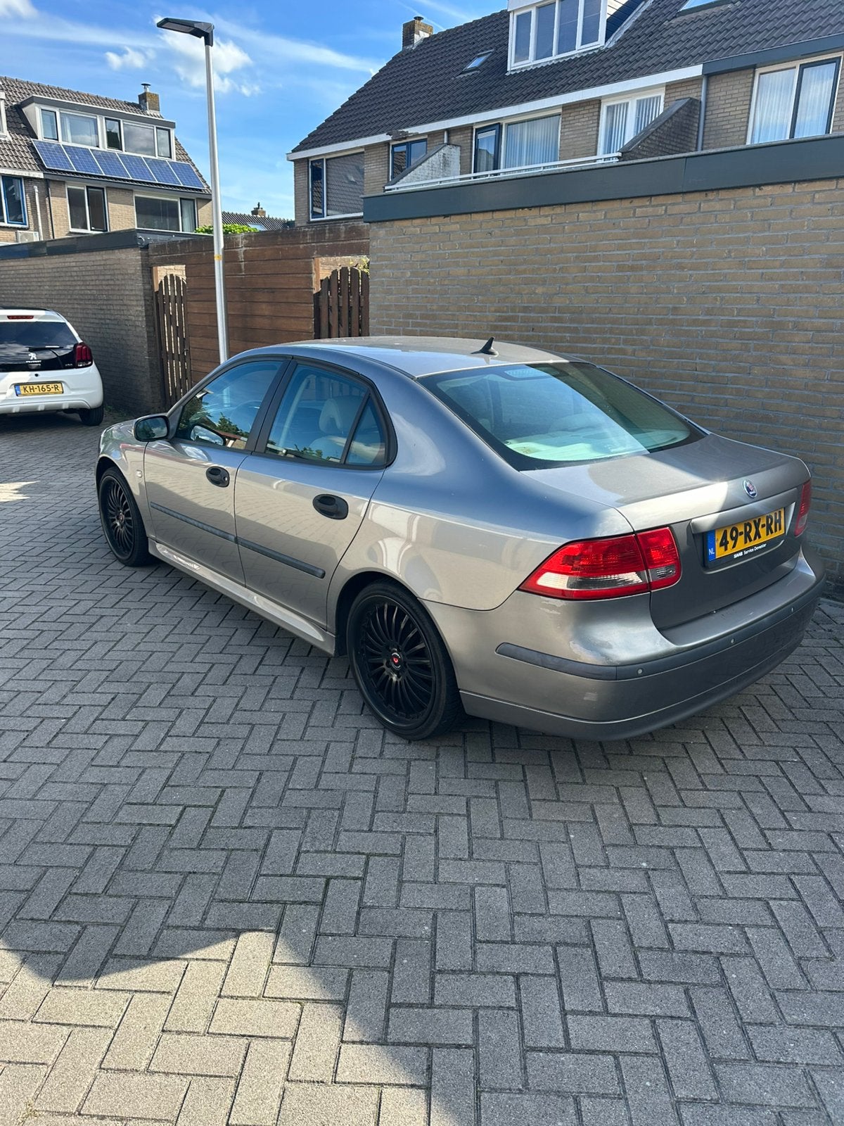 Saab 9-3 1.8 T Sport Sedan AUT 2005 Grijs, Auto's, 1998 cc, 4 cilinders, Origineel Nederlands, Particulier