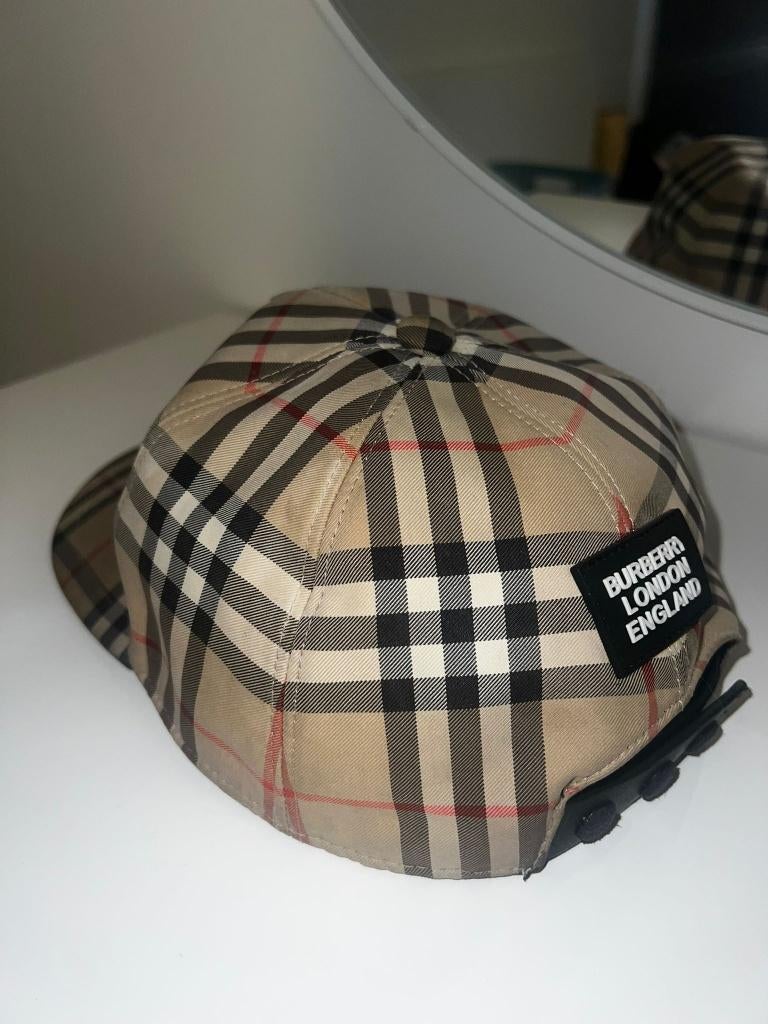 Burberry pet met logo print, Ophalen of Verzenden, Burberry, Pet, 57 cm (M, 7⅛ inch) of minder
