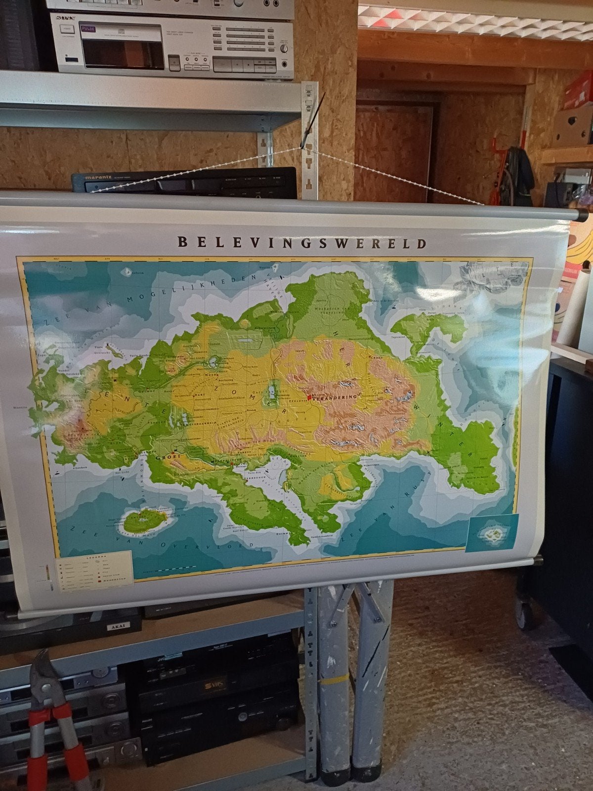 Belevingswereld Landkaart - Nieuwstaat (125x90cm), Boeken, Ophalen of Verzenden, Zo goed als nieuw, 2000 tot heden, Landkaart