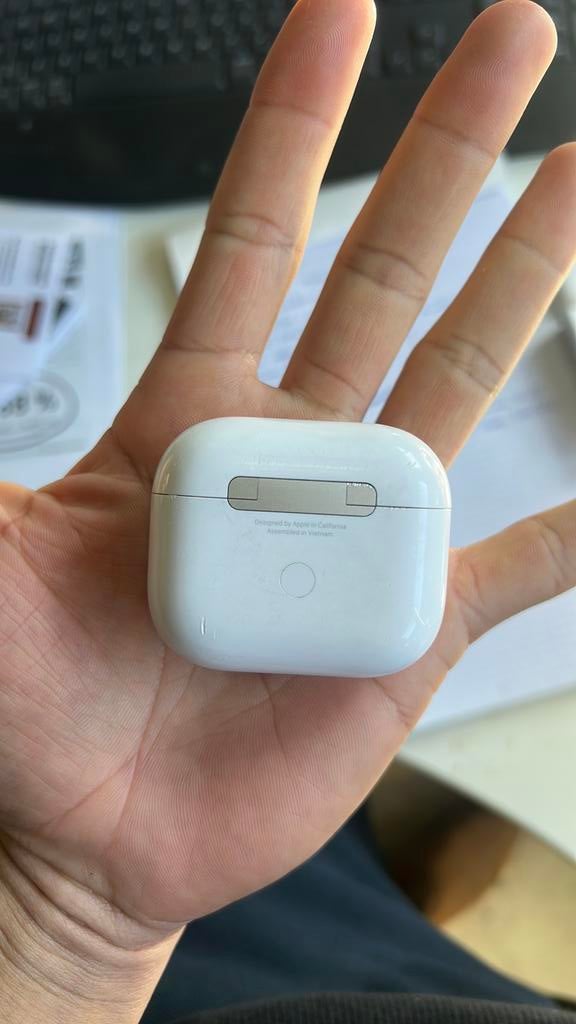 1. Lightning charging case airpods 3, Ophalen of Verzenden, Zo goed als nieuw, Wit, Apple