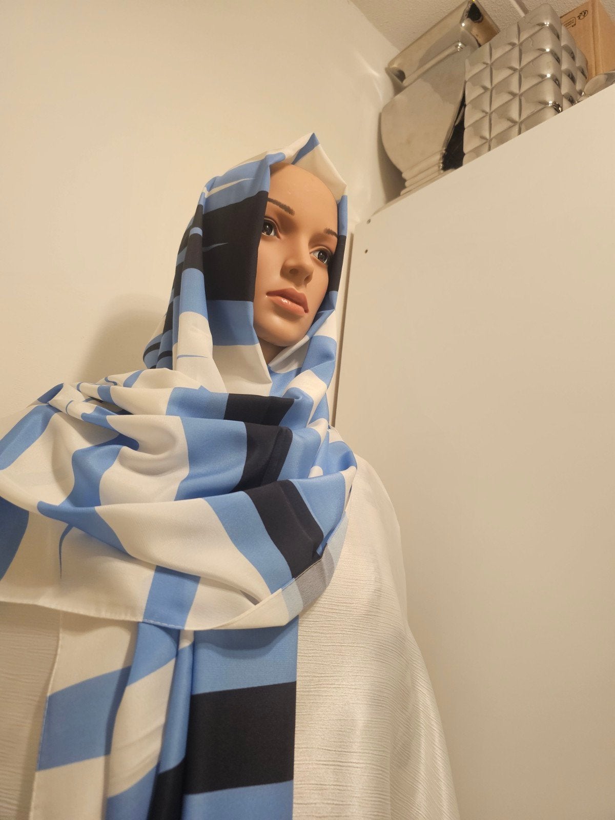 BUQRE merk Sjaal groot, Ophalen of Verzenden, Zo goed als nieuw, Maat 46/48 (XL) of groter, Sjaal