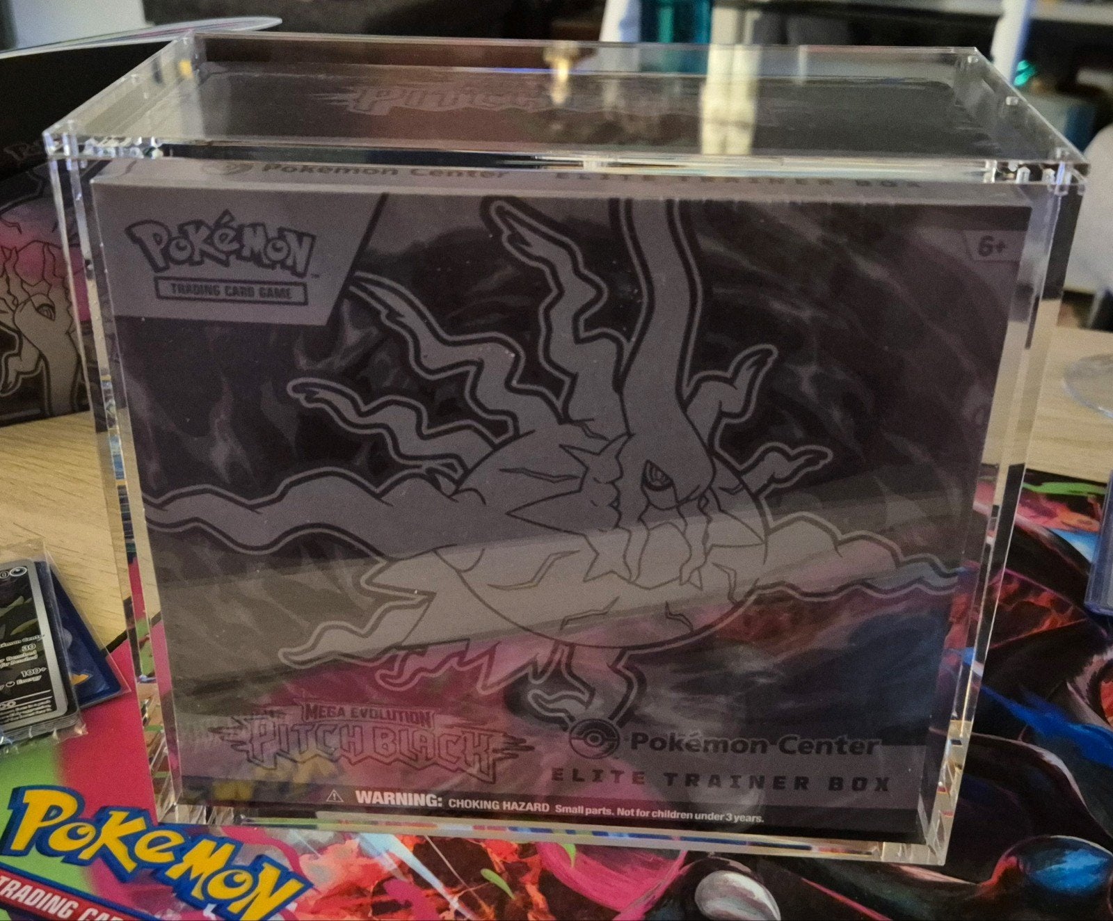 Pitch Black ETB Pokemon Center, Ophalen, Nieuw, Overige typen, Foil