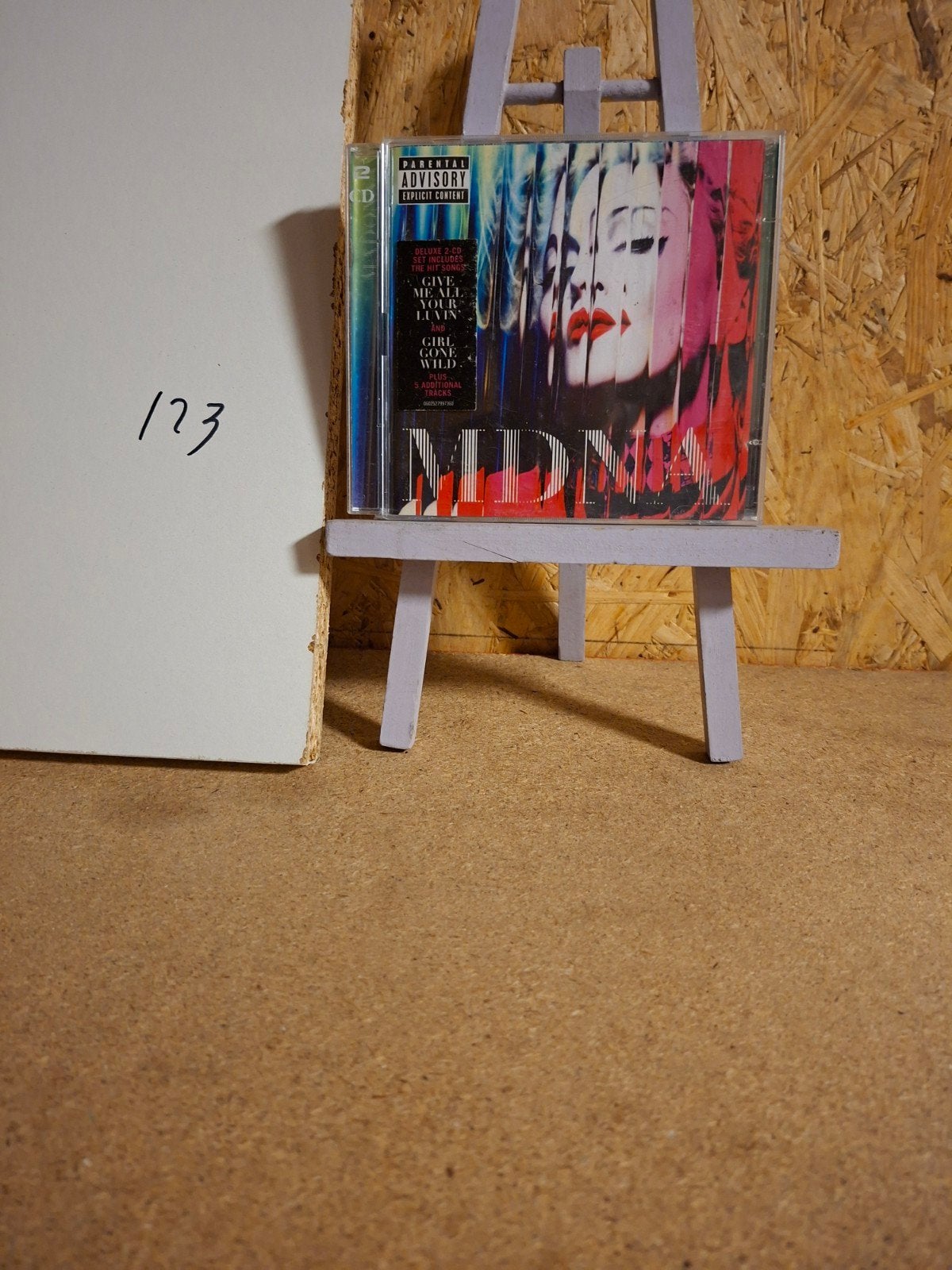 Madonna - MDNA (Deluxe 2-CD Set), Cd's en Dvd's, Pop, Ophalen of Verzenden, Zo goed als nieuw, Met bonustracks