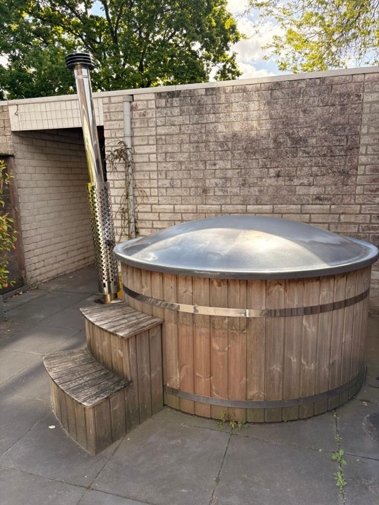 Prachtige Houtgestookte Hottub (Ø 210cm), Ophalen, Zo goed als nieuw
