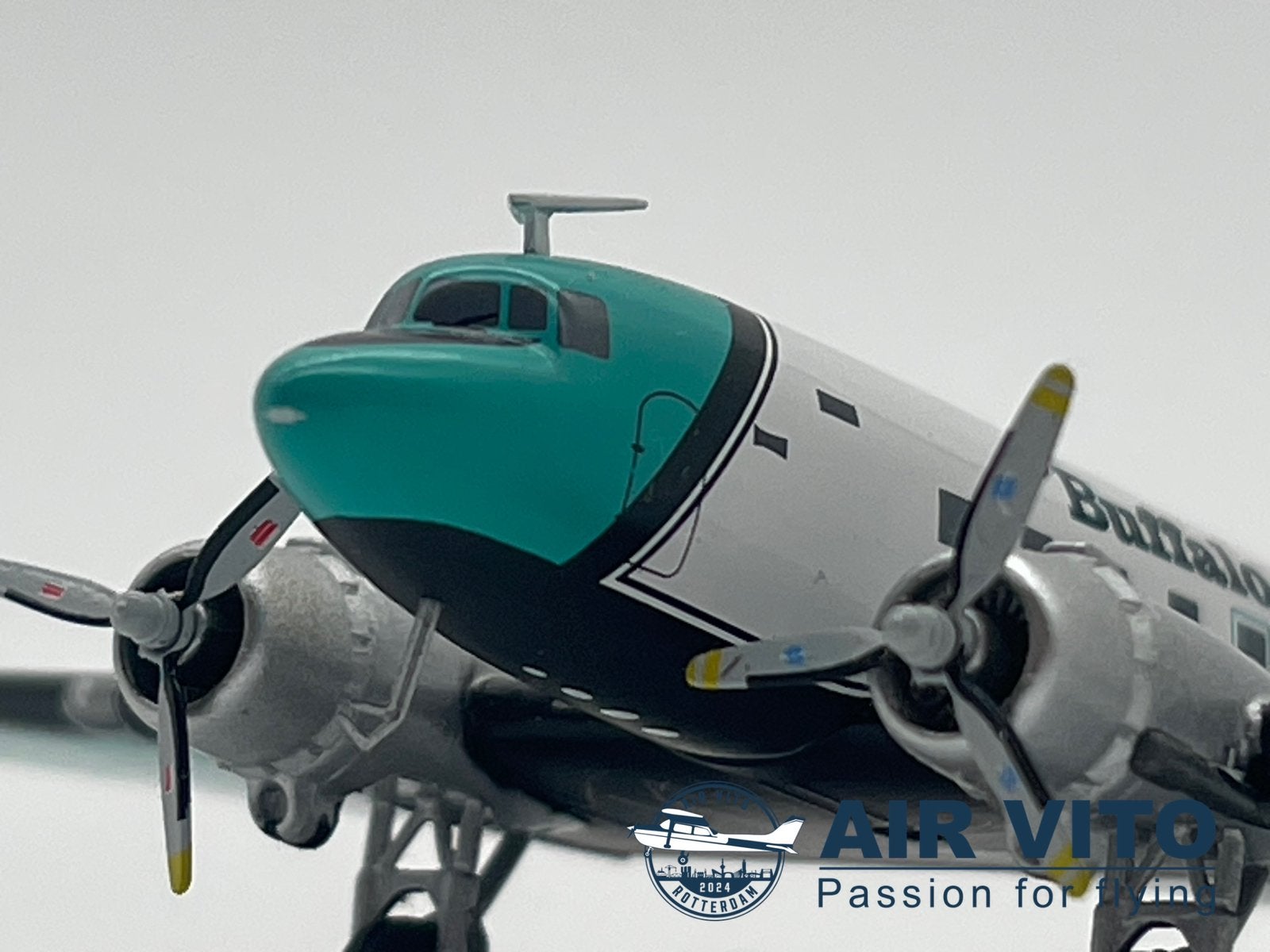 Gemini 200 G2BFL354  DC-3 Diecast Model Buffalo Airways,, 2992jb, Schaalmodel, Nieuw, Ophalen of Verzenden