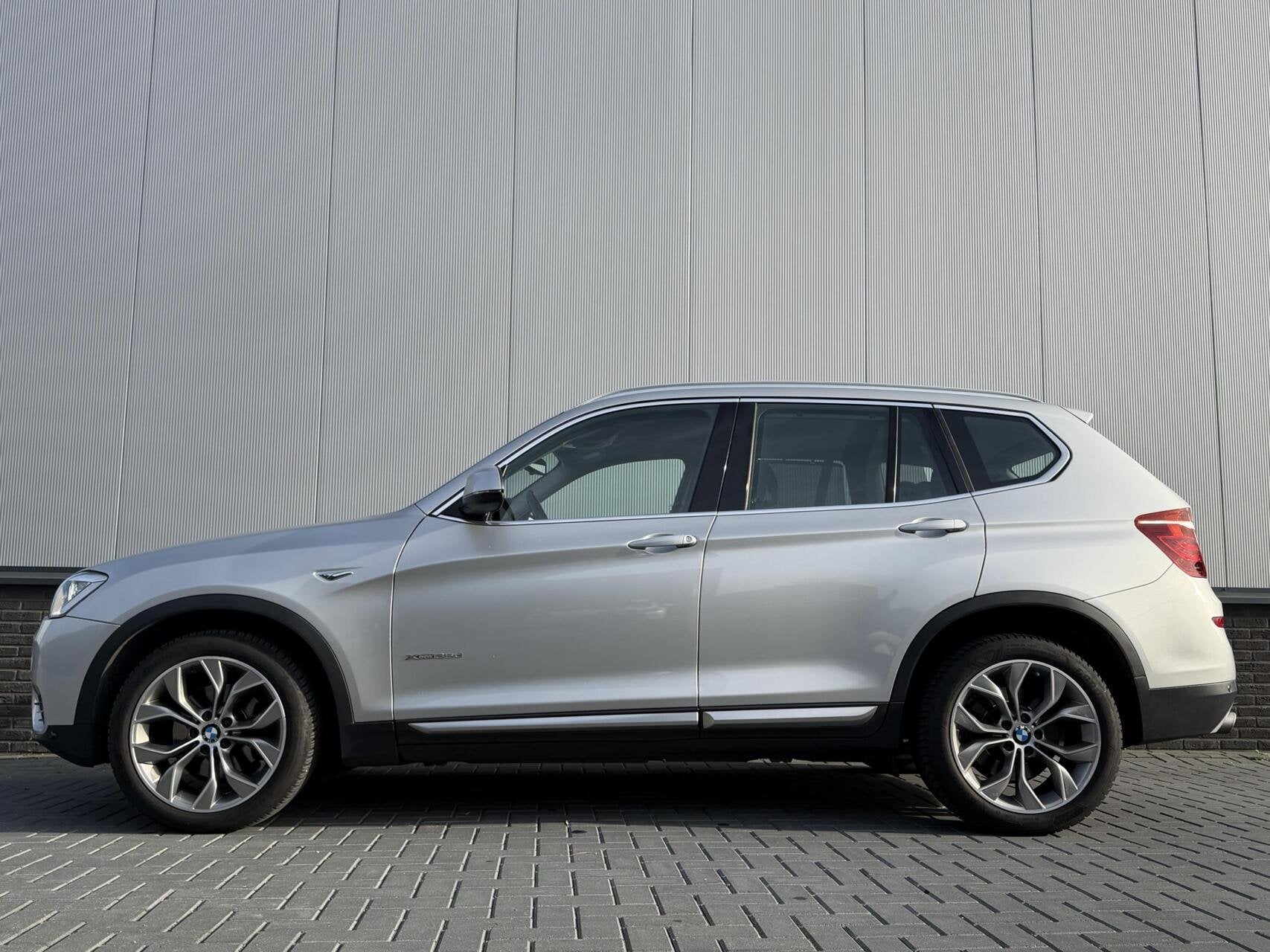 Foto 2 van BMW X3 xDrive35d High Executive HUD|TREKHAAK|NAP
