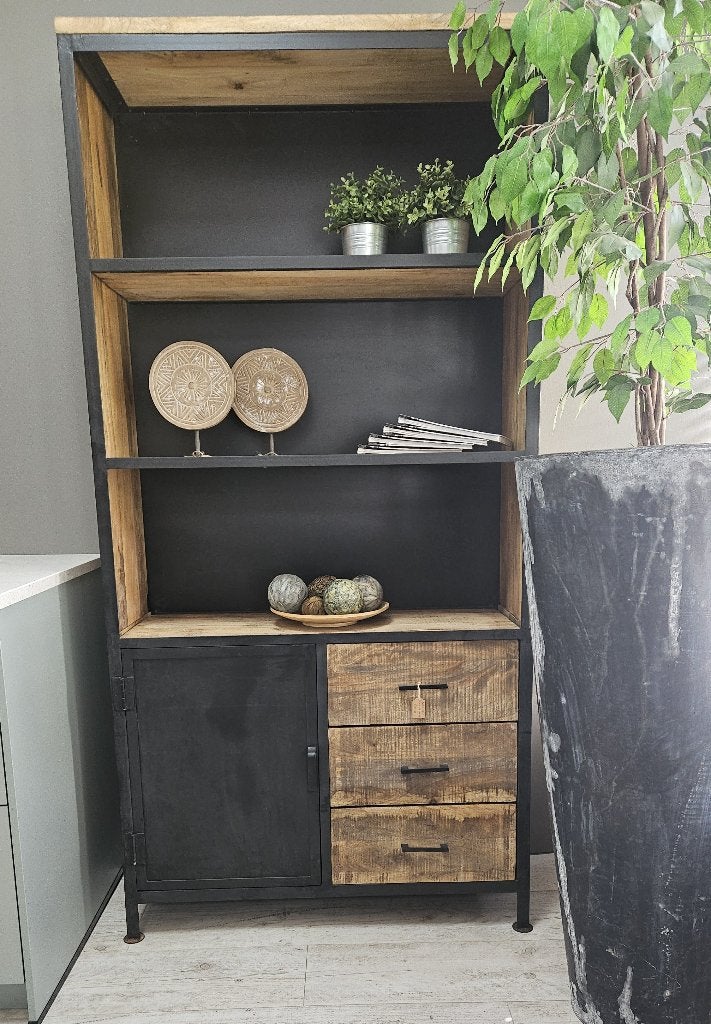 Nieuwe boekenkast, Huis en Inrichting, Ophalen, Overwijk Decoratie B.V. / Swiet Home, Met deur(en), 200 cm of meer