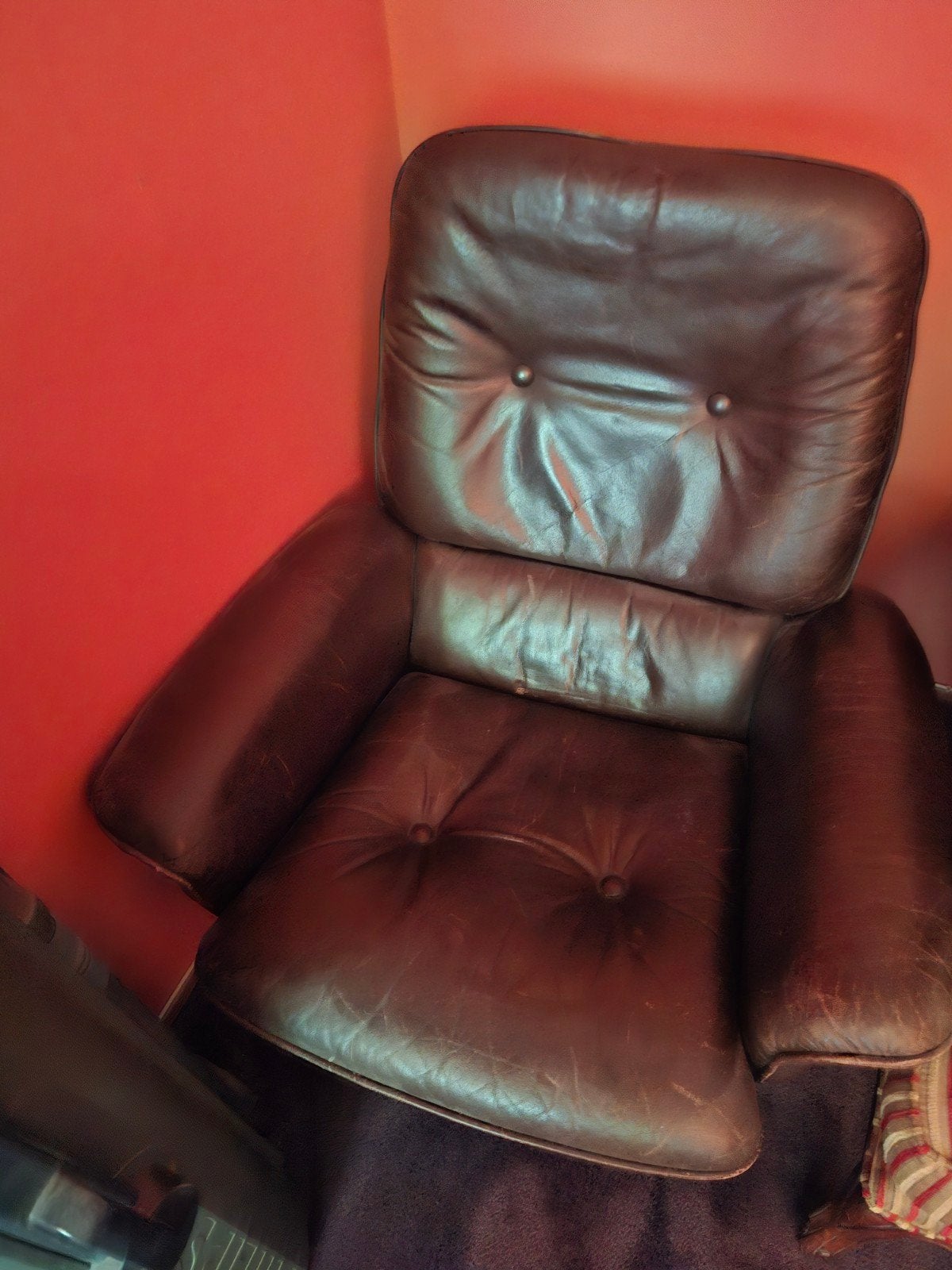 Gratis af te halen:Comfortabele Leren Fauteuil - Donkerbruin, Ophalen, Gebruikt, Klassiek, Comfort, 75 tot 100 cm