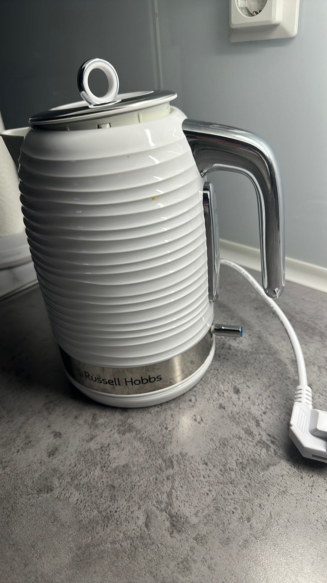 Witte waterkoker, 1 tot 2 liter, Ophalen, Zo goed als nieuw