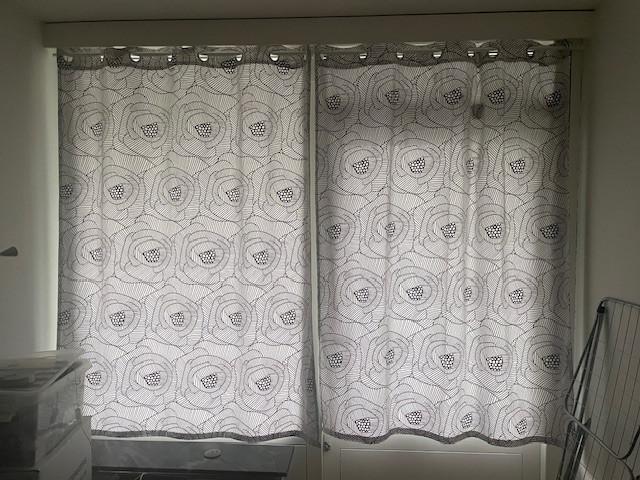 Gordijnen met bloemenmotief, Ophalen, Wit, Zo goed als nieuw, 200 cm of meer