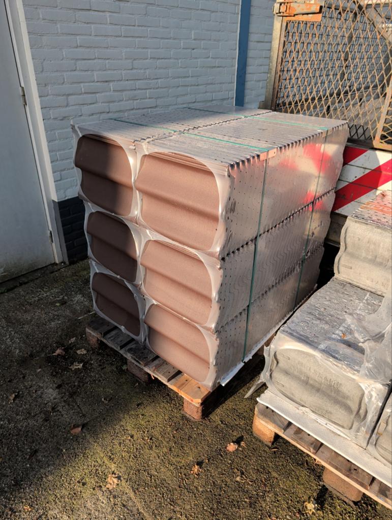 Nelskamp Top2000 Sneldek Betonpannen Bruin, Doe-het-zelf en Verbouw, Dakpannen en Dakbedekking, Steen of Klei, Nieuw, Ophalen of Verzenden