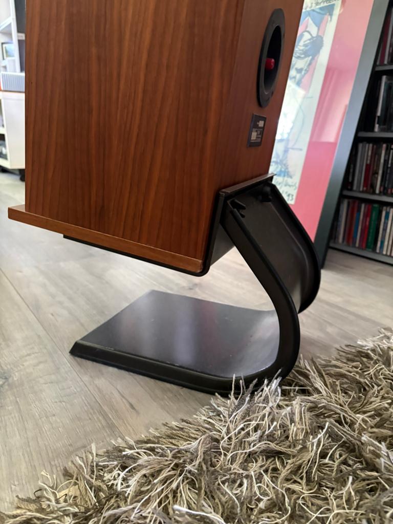 Lage speakerstands, Audio, Tv en Foto, Ophalen of Verzenden, Minder dan 60 watt, Front, Rear of Stereo speakers, Overige merken