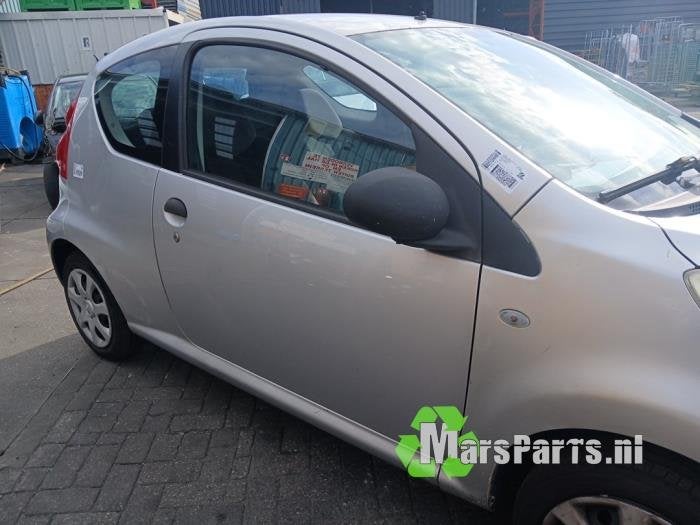 Portier 2Deurs rechts van een Peugeot 107, Auto-onderdelen, Gebruikt, -, Deur, -