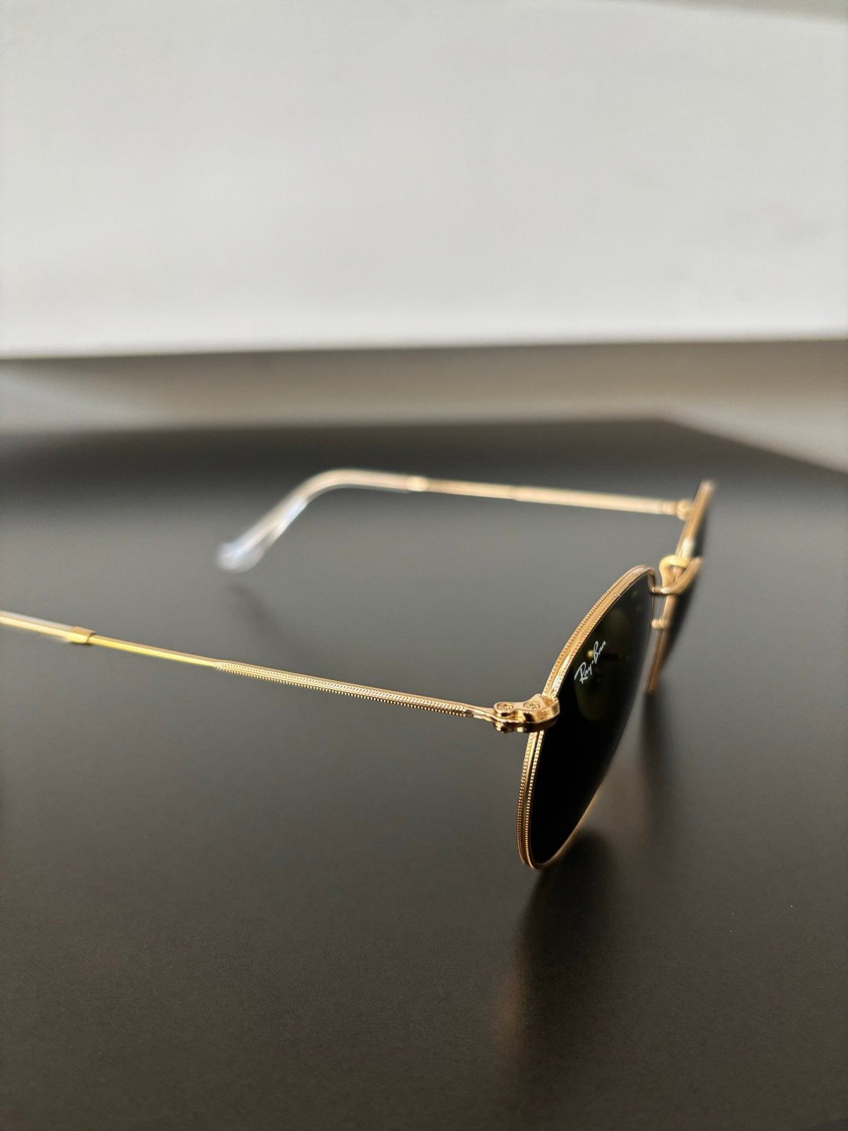 Ray-Ban RB3447 Round Metal Zonnebril Goud - Zo goed als nieu, Ophalen, Zonnebril, Geel, Zo goed als nieuw