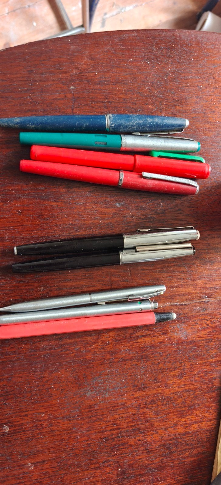Partij Vintage Schrijfwaren & Retro Zuignap-Puntenslijper  (, Ophalen of Verzenden, Gebruikt, Balpen, Overige merken