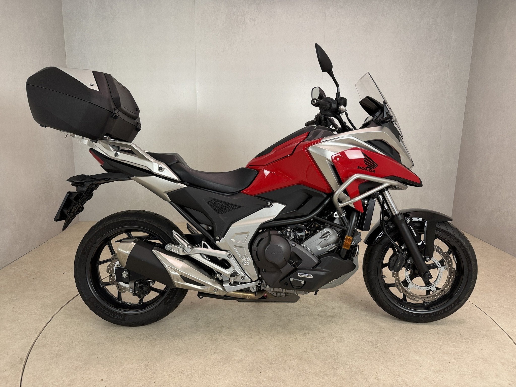 Honda NC 750 X DCT (bj 2021), Cco@honda-eu.com, Stroombaan 4
1181 VX  Amstelveen, Honda Motor Europe Ltd, Bedrijf