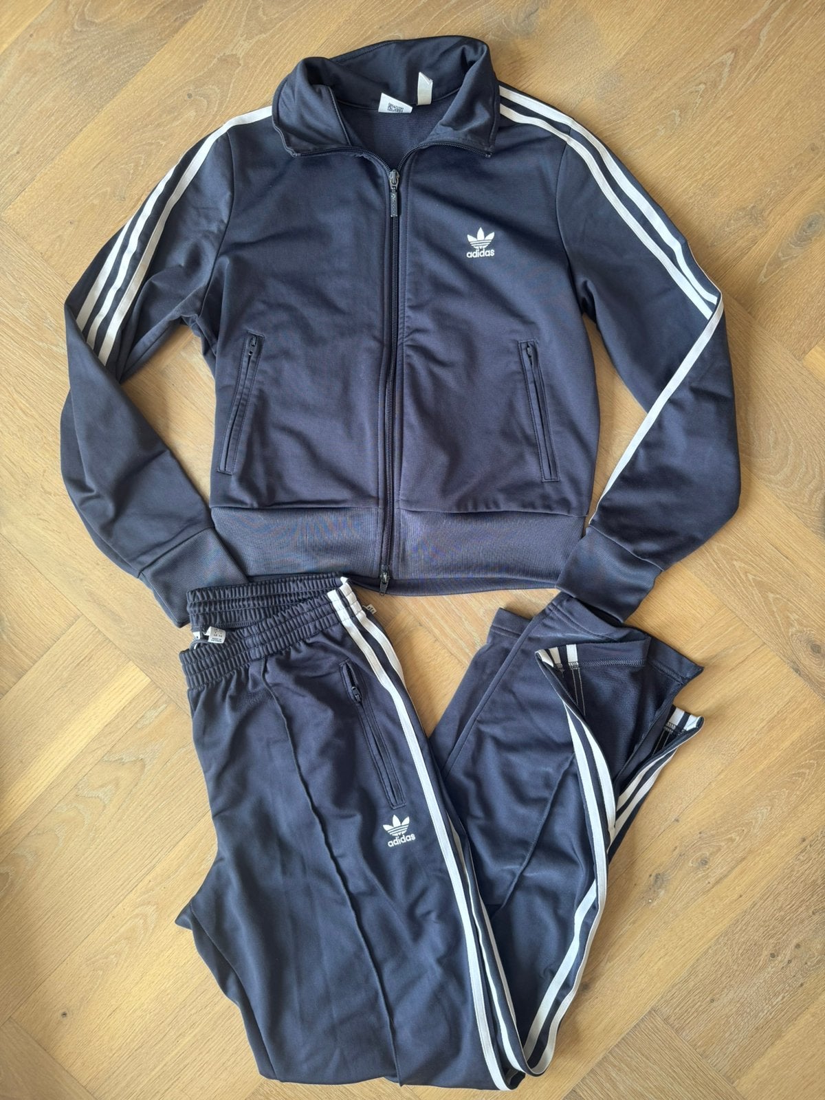 Adidas trainingspak blauw L/40 goede staat., Blauw, Ophalen of Verzenden, Zo goed als nieuw, Maat 42/44 (L)