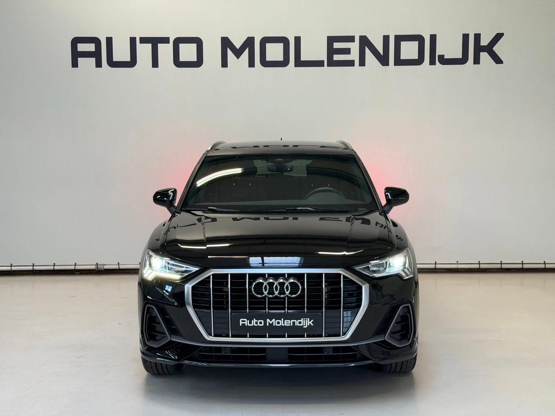 Audi Q3 45 TFSI e 2 x S Line / LED / Camera / Keyless / Comf, Auto's, Dealer onderhouden, Gebruikt, Zwart, Leder en Stof