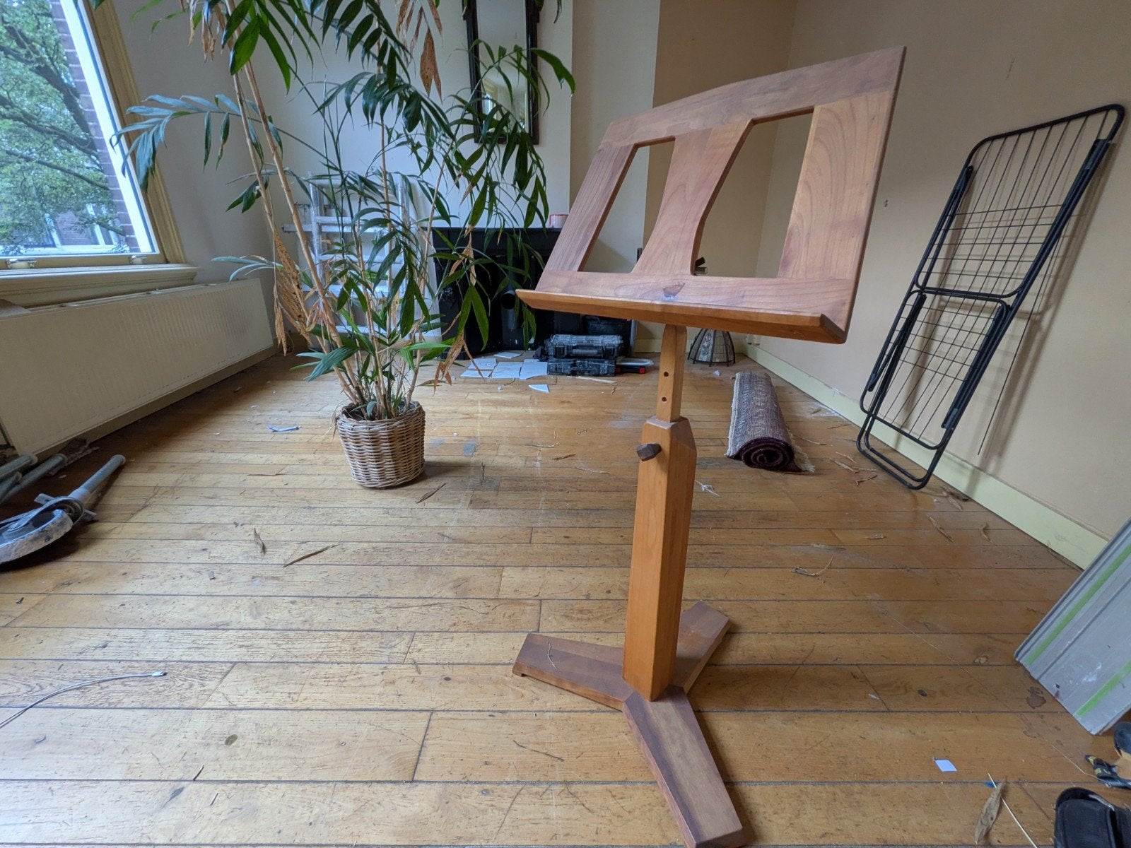 Massief Houten muziekstandaard - Verstelbaar, Muziek en Instrumenten, Ophalen of Verzenden, Gebruikt, Muziekstandaard, Overige instrumenten